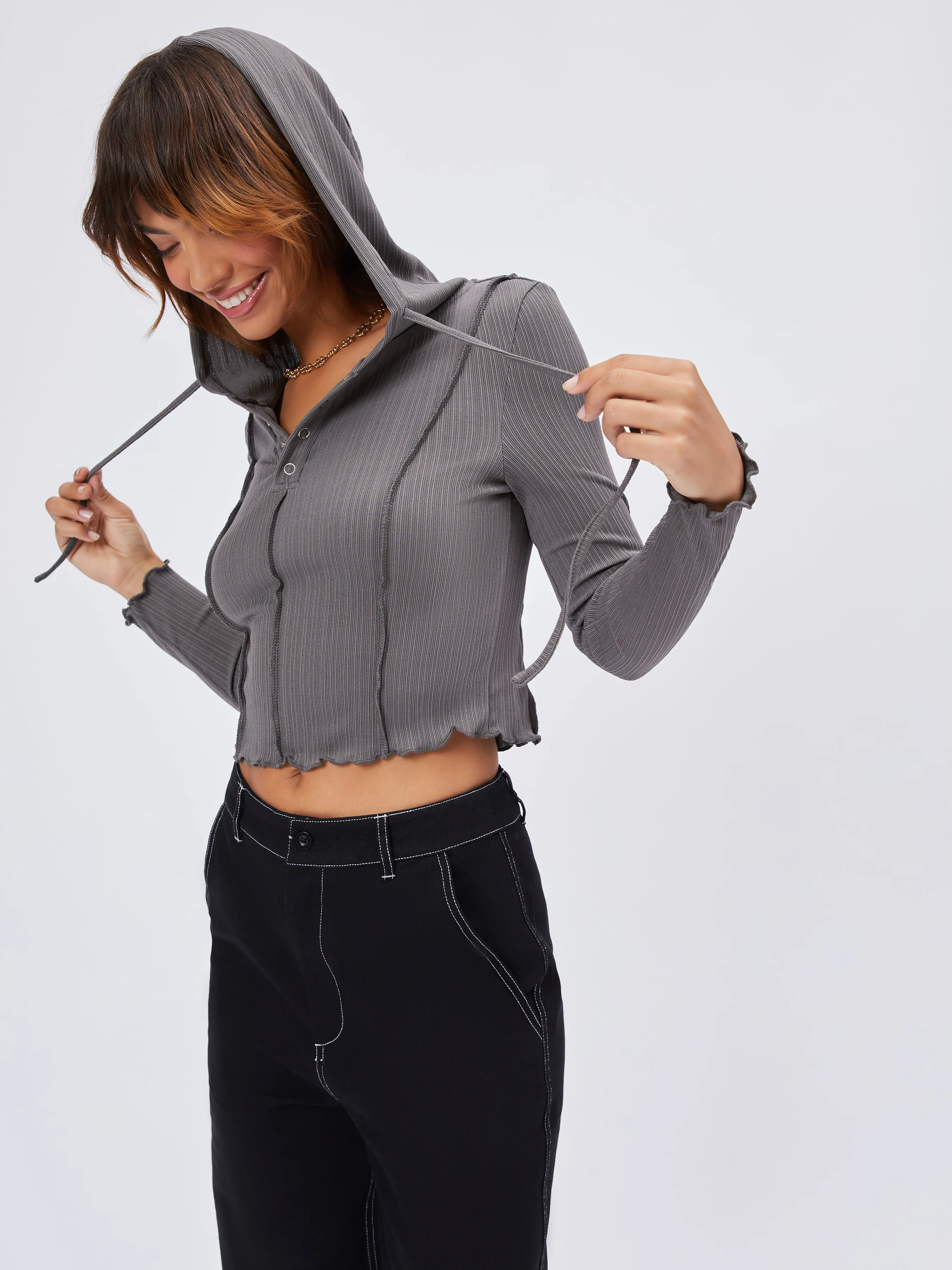  Sudadera con Capucha Corta con Detalle de Botones de Punto