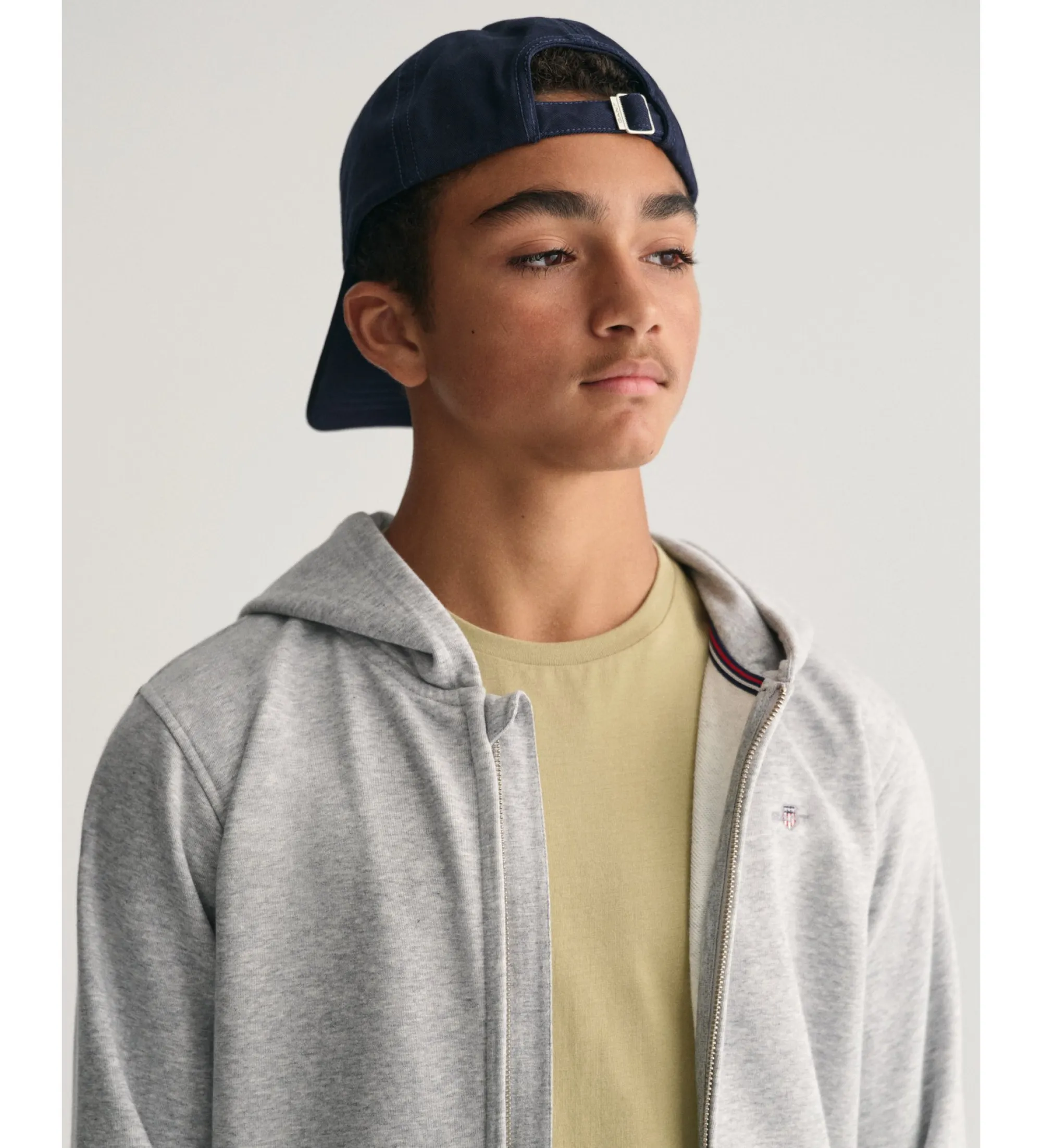 Sudadera con capucha gris