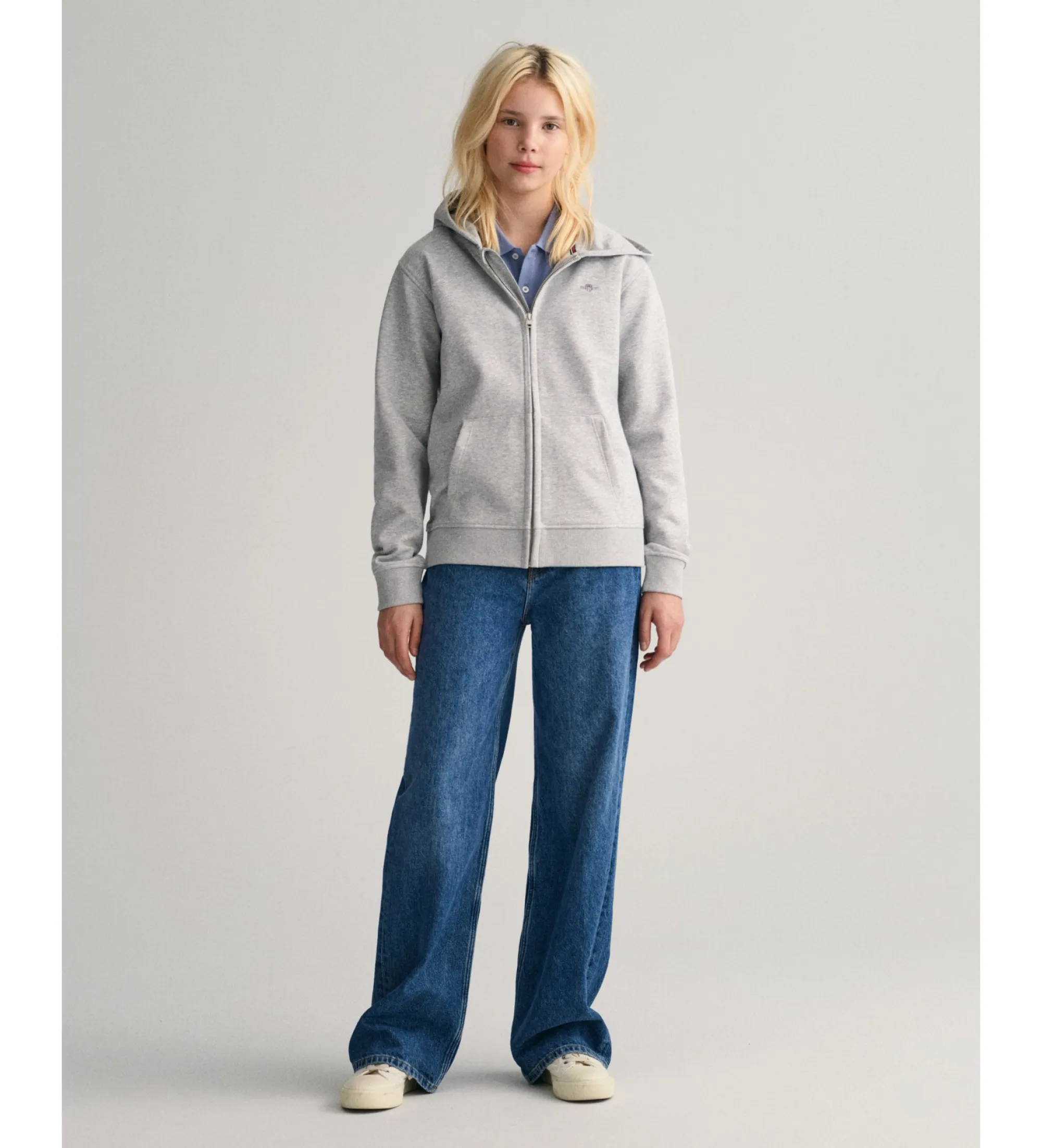 Sudadera con capucha gris