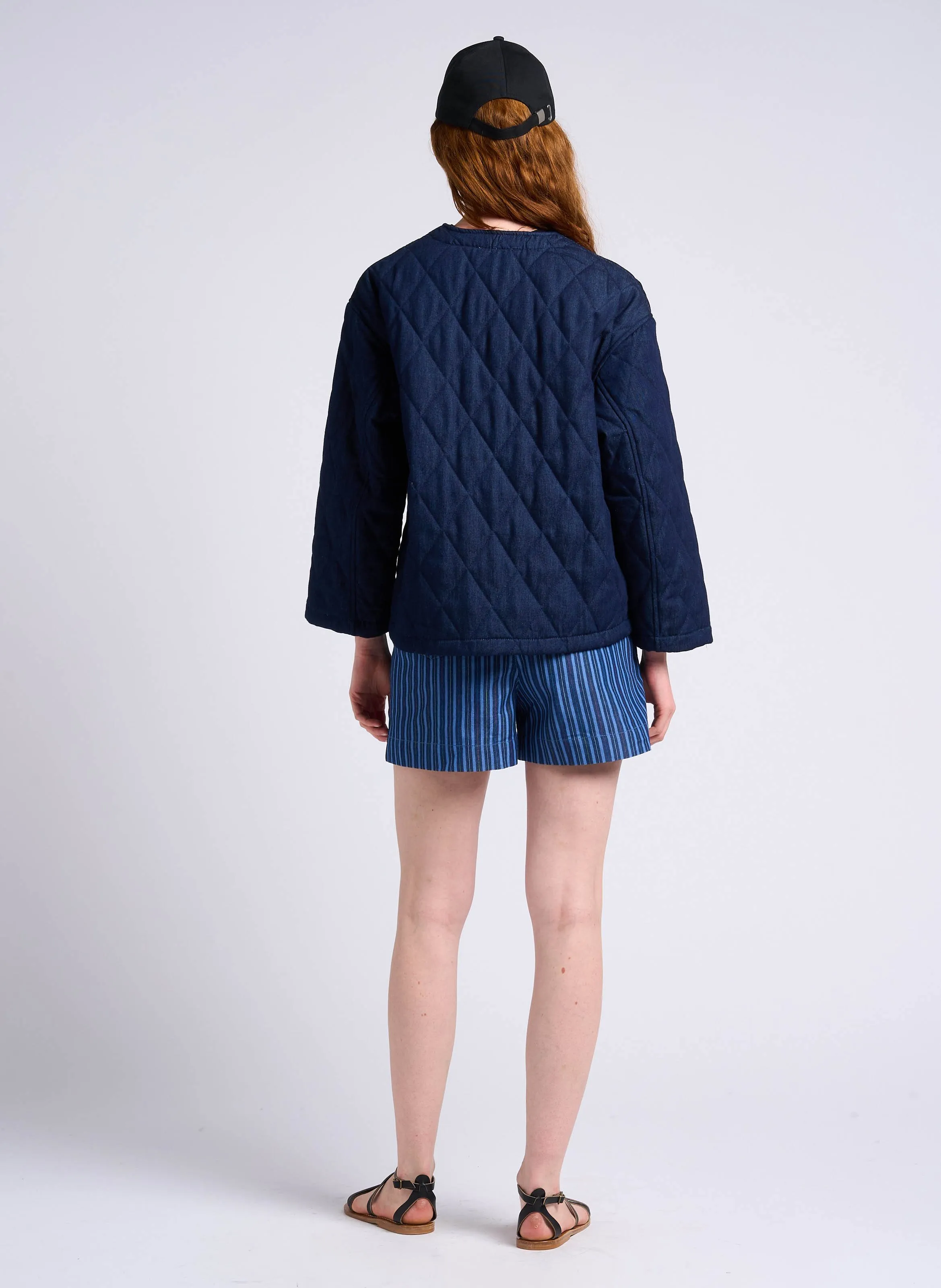 THE KORNER Short recto de mezcla de algodón a rayas de talle alto en azul
