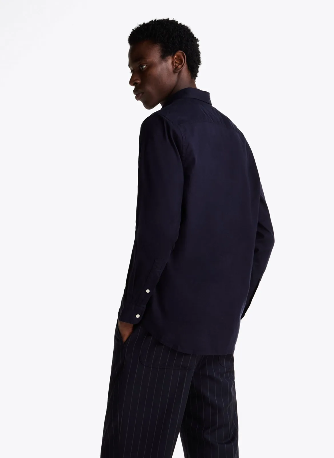 TOMMY HILFIGER Camisa de mezcla de algodón orgánico con cuello clásico en azul