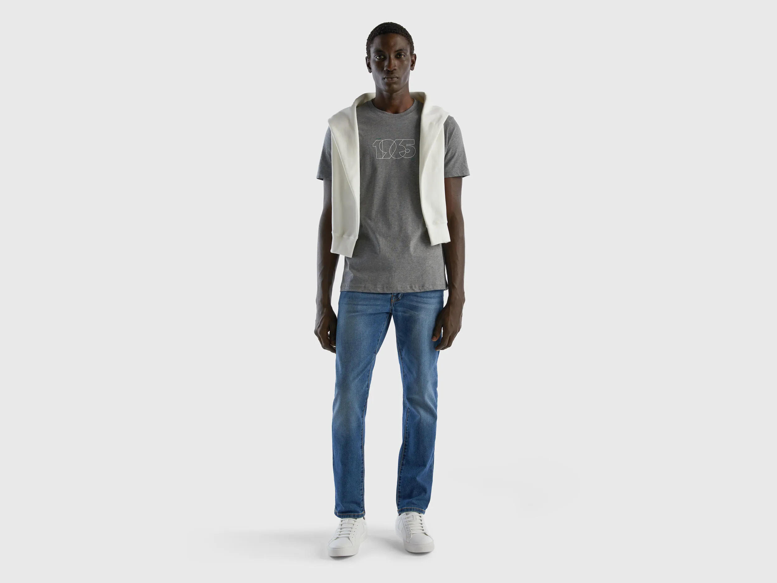 Vaqueros slim fit con cinco bolsillos