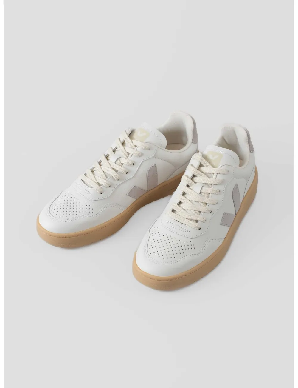 VEJA V90 O.T LEATHER