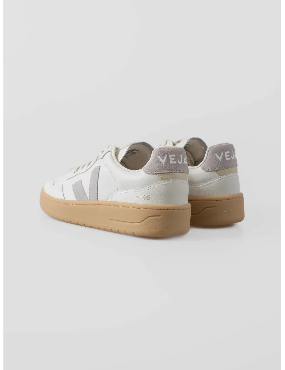 VEJA V90 O.T LEATHER