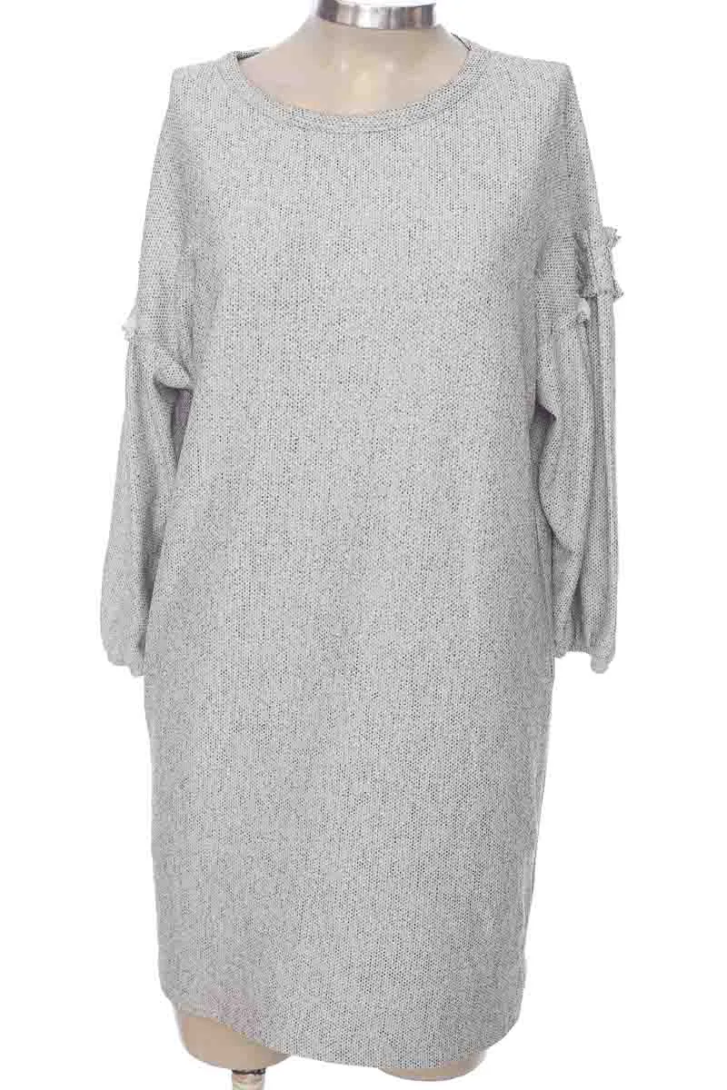 VESTIDO / ENTERIZO COLOR GRIS  STRADIVARIUS