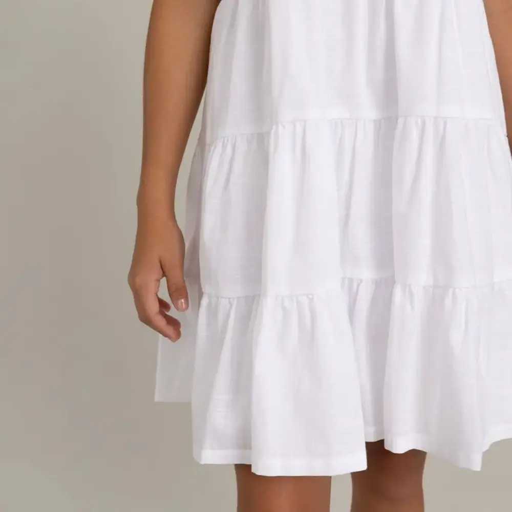 Vestido corto manga sisa con cargaderas