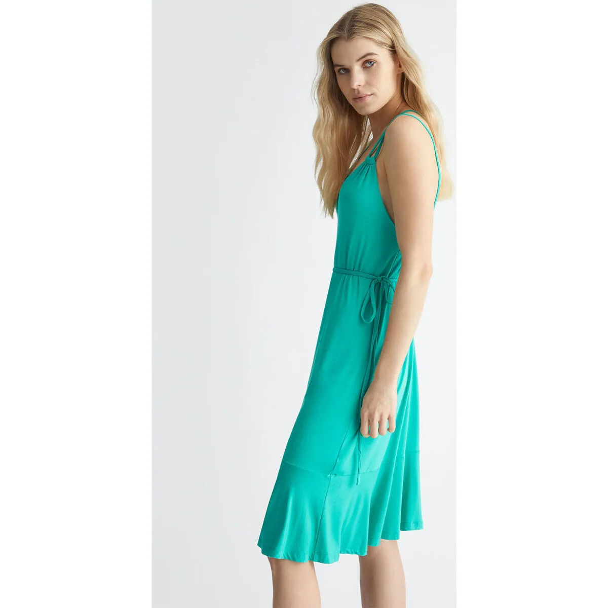 Vestido corto verde con detalle cruzado