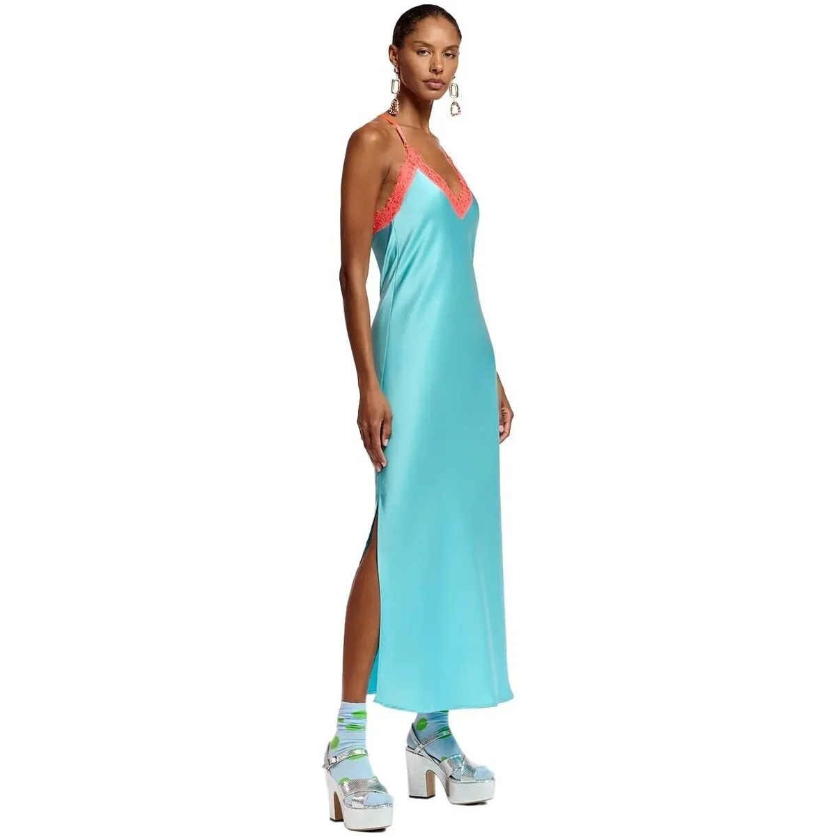 VESTIDO ROBE CON DETALLE BORDADO