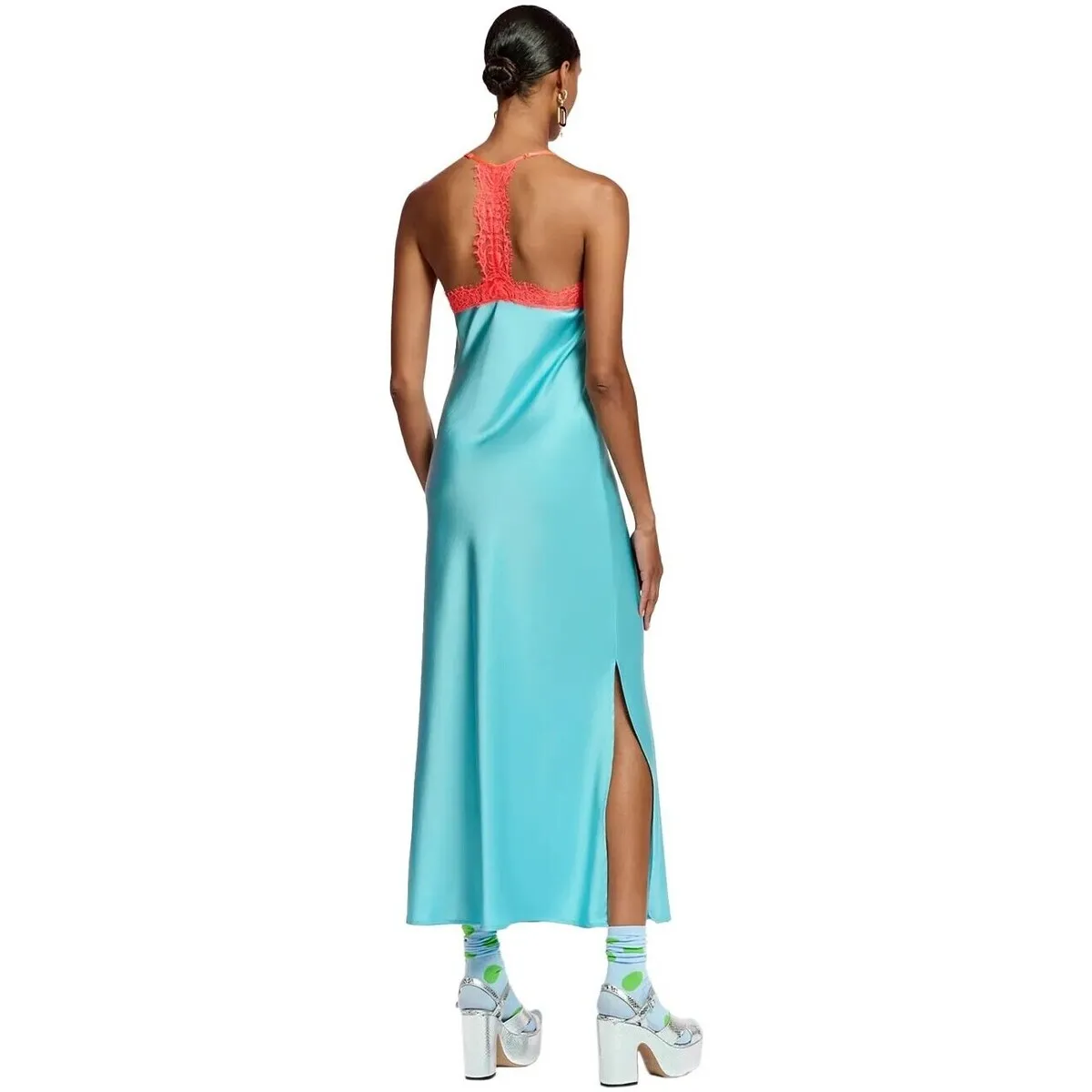  VESTIDO ROBE CON DETALLE BORDADO