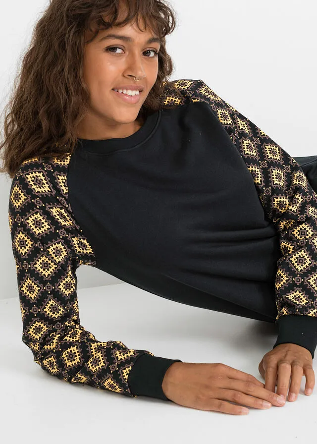 VESTIDO TIPO SUDADERA CON ESTAMPADO NEGROMARRóNAMARILLO