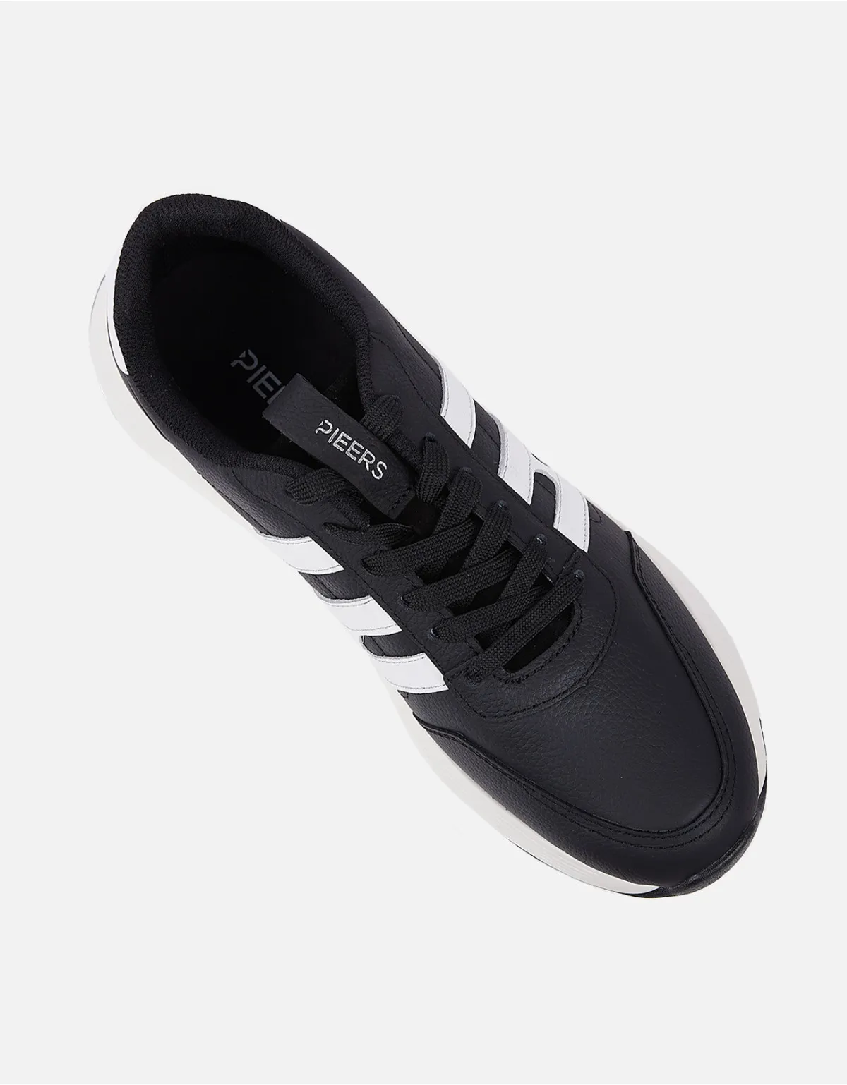 Zapatilla color negro para hombre