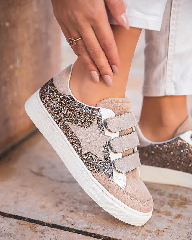 ZAPATILLAS DEPORTIVAS DE MUJER EN COLOR TOPO CON LENTEJUELAS Y CIERRE DE VELCRO  LOUISE