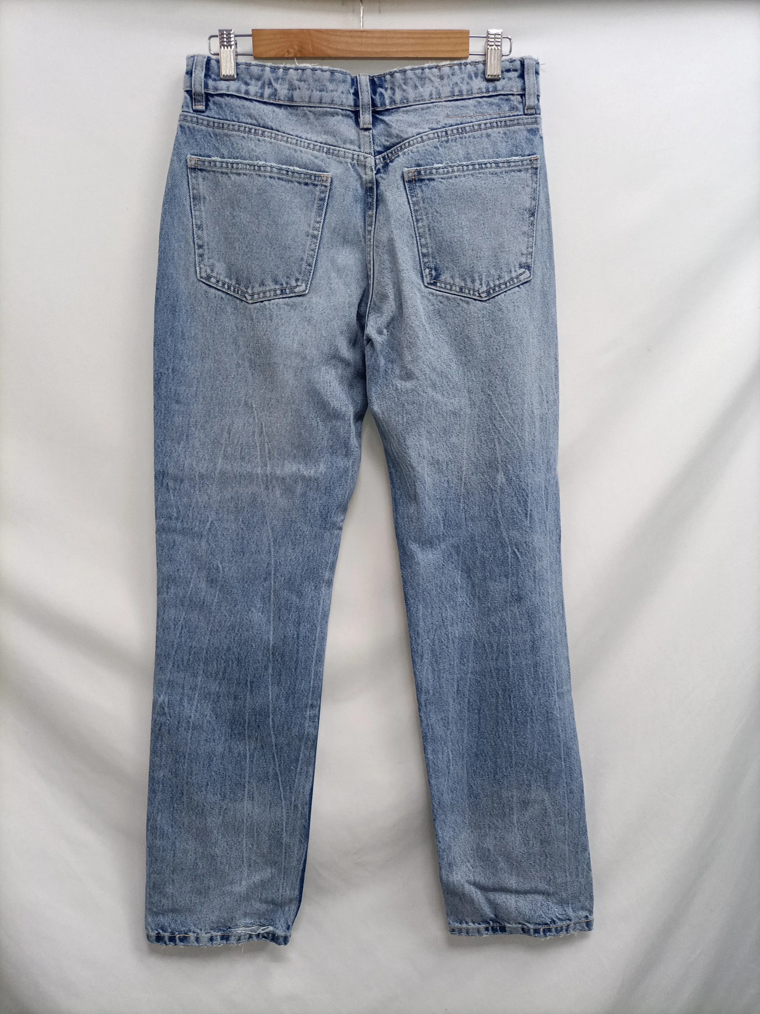 ZARA. Jesns recto rotos T.38