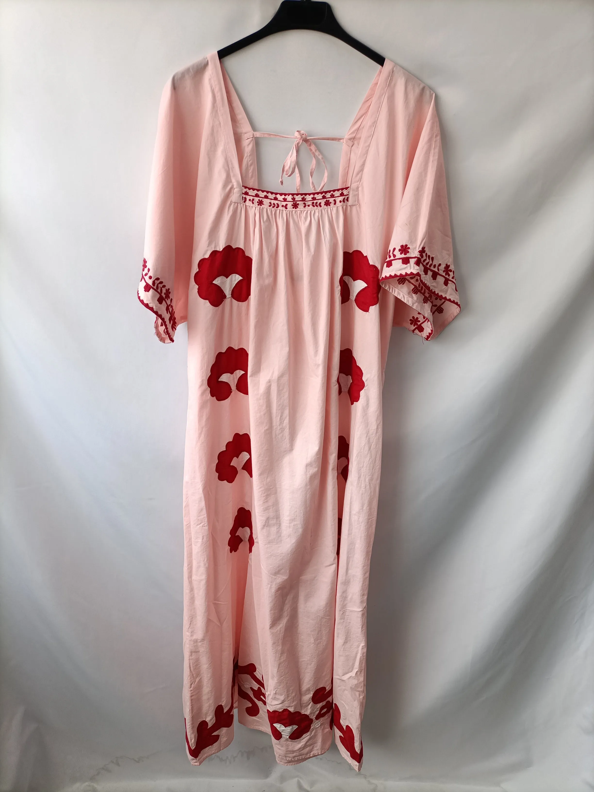 ZARA. Vestido largo bordados T.m