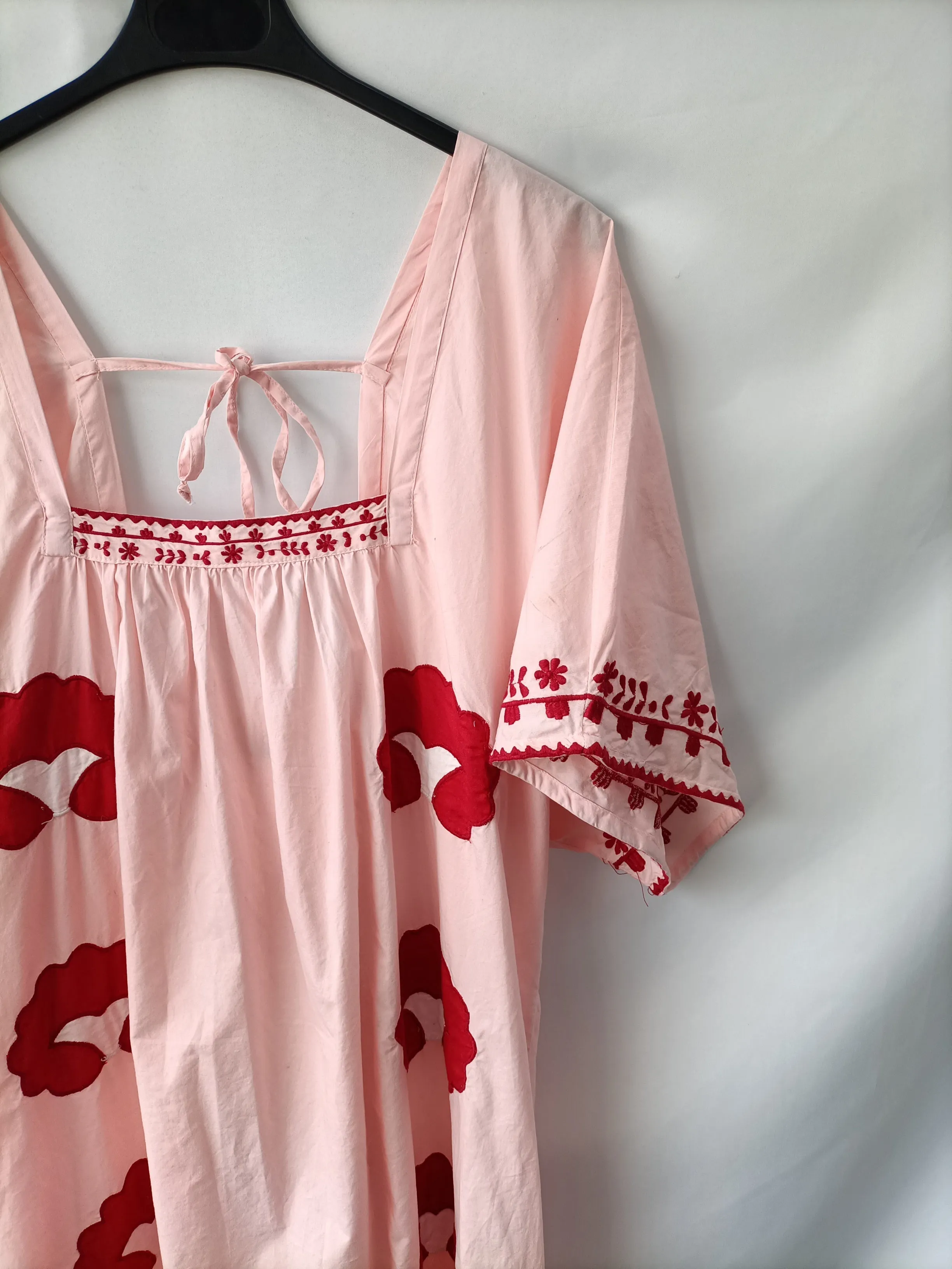 ZARA. Vestido largo bordados T.m
